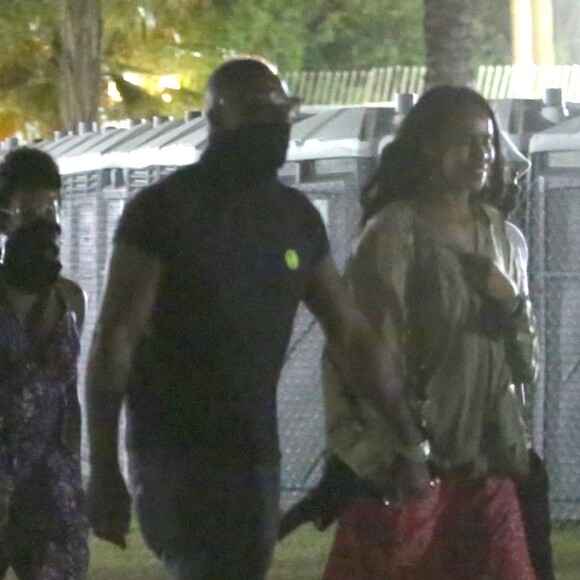 Exclusif - Idris Elba et sa fiancée Sabrina Dhowre au festival de "Coachella 2019" à Indio, le 20 avril 2019.