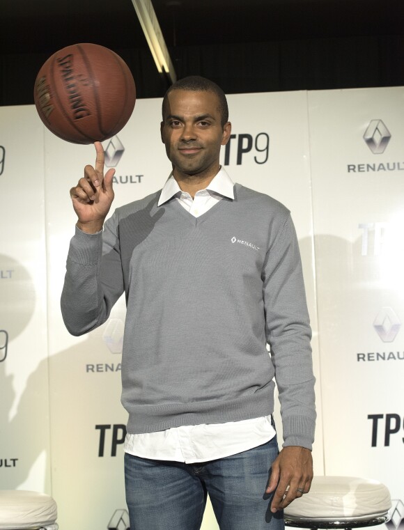 Tony Parker participe à une conférence de presse pour la présentation de la nouvelle campagne du Renault Koleos à Buenos Aires en Argentine le 20 juillet 2017.