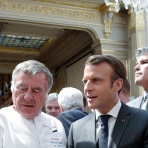 Emmanuel Macron, président de la republique et Didier Guillaume, ministre de l'agriculture. Le président de la République reçoit les métiers de bouche au palais de l'Elysée à Paris, pour la fête du 1er mai. © Xavier Popy / Pool / Bestimage