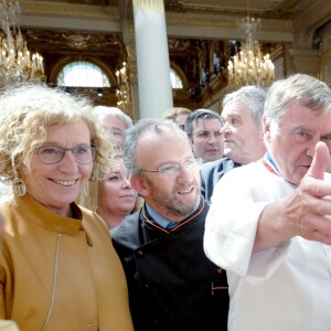 Brigitte Macron. Le président de la République reçoit les métiers de bouche au palais de l'Elysée à Paris, pour la fête du 1er mai. © Xavier Popy / Pool / Bestimage