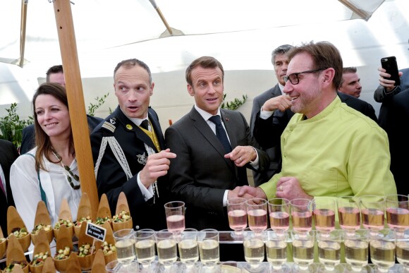 Emmanuel Macron, président de la republique. Le président de la République reçoit les métiers de bouche au palais de l'Elysée à Paris, pour la fête du 1er mai. © Xavier Popy / Pool / Bestimage