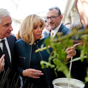 Stéphane Layani, président du MIN de Rungis et Brigitte Macron. Le président de la République reçoit les métiers de bouche au palais de l'Elysée à Paris, pour la fête du 1er mai. © Xavier Popy / Pool / Bestimage