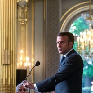 Emmanuel Macron, président de la republique. Le président de la République reçoit les métiers de bouche au palais de l'Elysée à Paris, pour la fête du 1er mai. © Xavier Popy / Pool / Bestimage