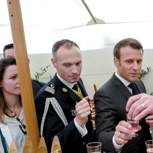 Emmanuel Macron, président de la republique. Le président de la République reçoit les métiers de bouche au palais de l'Elysée à Paris, pour la fête du 1er mai. © Xavier Popy / Pool / Bestimage