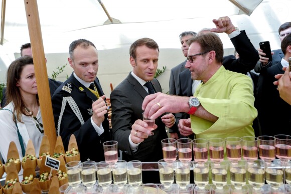 Emmanuel Macron, président de la republique. Le président de la République reçoit les métiers de bouche au palais de l'Elysée à Paris, pour la fête du 1er mai. © Xavier Popy / Pool / Bestimage