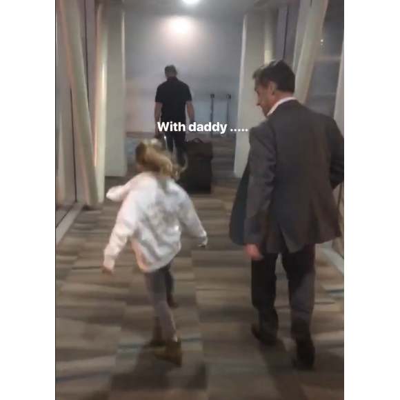 Carla Bruni Sarkozy sur Instagram- jeudi 2 mai 2019- Voyage en avion avec Nicolas Sarkozy et l'adorable Giulia.