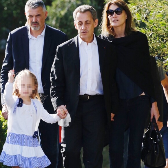 Nicolas Sarkozy, sa femme Carla Bruni et leur fille Giulia arrivent au musée de l'Acropole à Athènes. Le 24 octobre 2017.