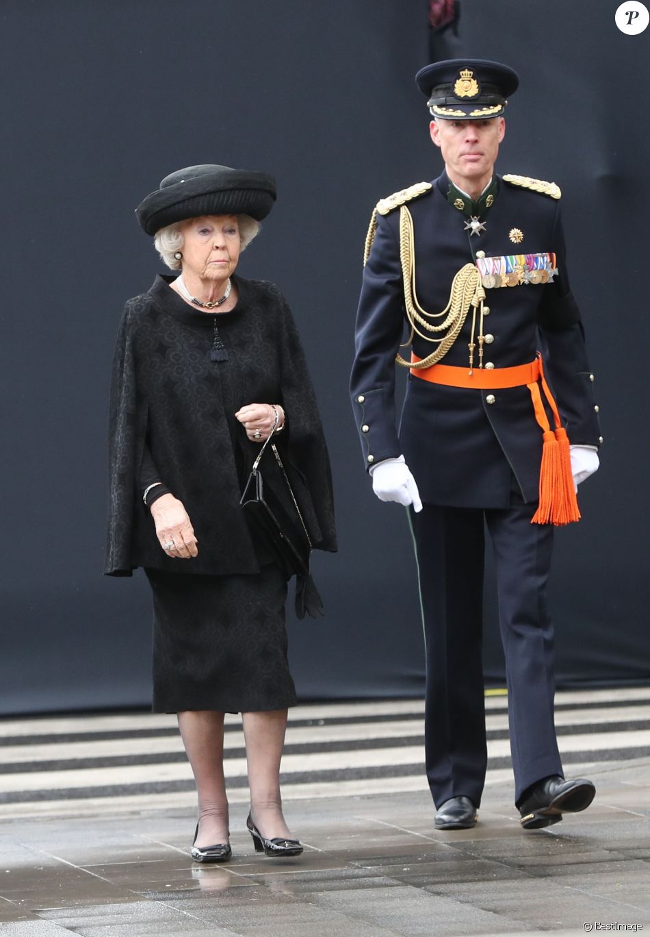 FUNERAL DEL GRAN DUQUE JEAN DE LUXEMBURGO - Página 4 4761755-la-reine-beatrix-des-pays-bas-obseques-950x0-2