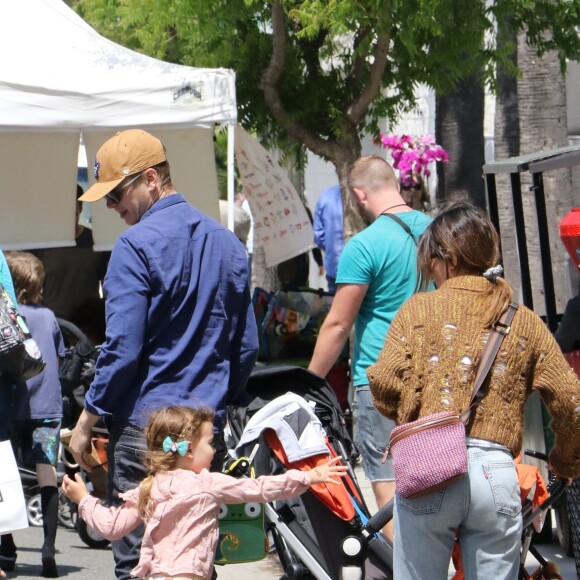 Hayden Christensen et son ex Rachel Bilson passent la journée avec leur fille Briar Rose au Farmer's Market à Studio City, Los Angeles, Californie, Etats-Unis, le 5 mai 2019.