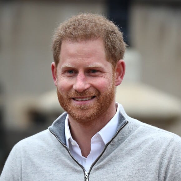 Le prince Harry, duc de Sussex, annonce à la presse le 6 mai 2019 à Windsor la naissance de son fils, son premier enfant avec Meghan Markle, venu au monde à 5h26 le même jour.