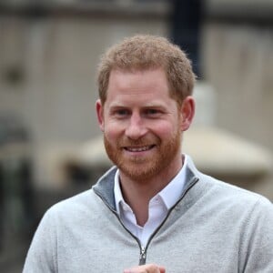 Le prince Harry, duc de Sussex, annonce à la presse le 6 mai 2019 à Windsor la naissance de son fils, son premier enfant avec Meghan Markle, venu au monde à 5h26 le même jour.