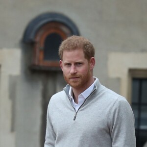Le prince Harry, duc de Sussex, annonce à la presse le 6 mai 2019 à Windsor la naissance de son fils, son premier enfant avec Meghan Markle, venu au monde à 5h26 le même jour.