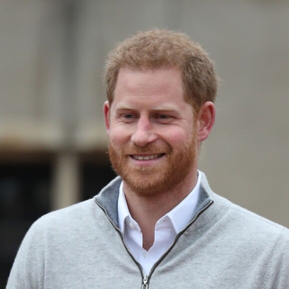 Le prince Harry, duc de Sussex, annonce à la presse le 6 mai 2019 à Windsor la naissance de son fils, son premier enfant avec Meghan Markle, venu au monde à 5h26 le même jour.