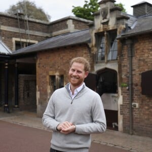 Le prince Harry, duc de Sussex, annonce à la presse le 6 mai 2019 à Windsor la naissance de son fils, son premier enfant avec Meghan Markle, venu au monde à 5h26 le même jour.