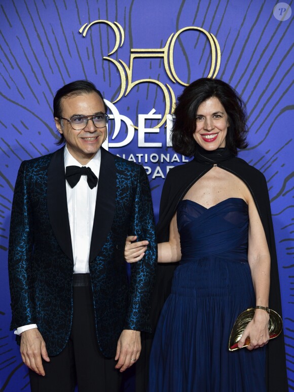 Bertrand Burgalat et sa femme Vanessa Seward lors du photocall du gala du 350ème anniversaire de l'Opéra Garnier à Paris, France, le 8 mai 2019. © Pierre Perusseau/Bestimage