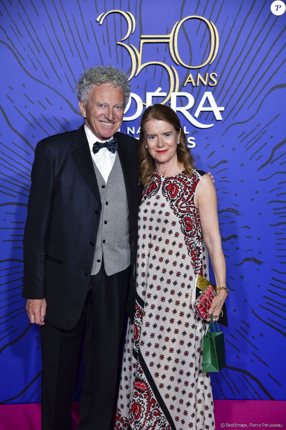 Nelson Monfort Et Sa Femme Dominique Lors Du Photocall Du Gala Du 350eme Anniversaire De L Opera Garnier A Paris France Le 8 Mai 19 C Pierre Perusseau Best Purepeople