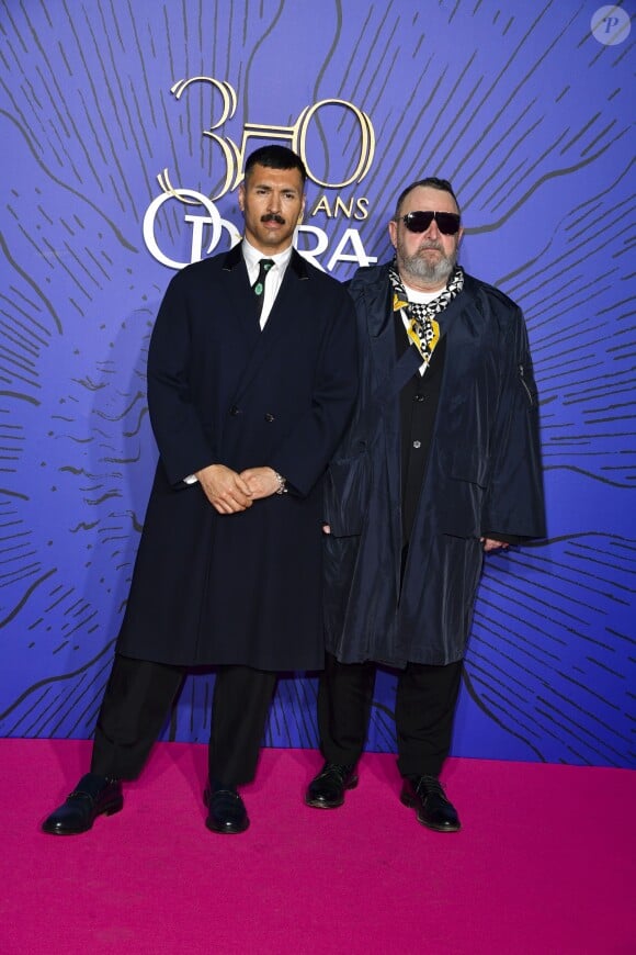 Ryan Aguilar et Michel Gaubert lors du photocall du gala du 350ème anniversaire de l'Opéra Garnier à Paris, France, le 8 mai 2019. © Pierre Perusseau/Bestimage