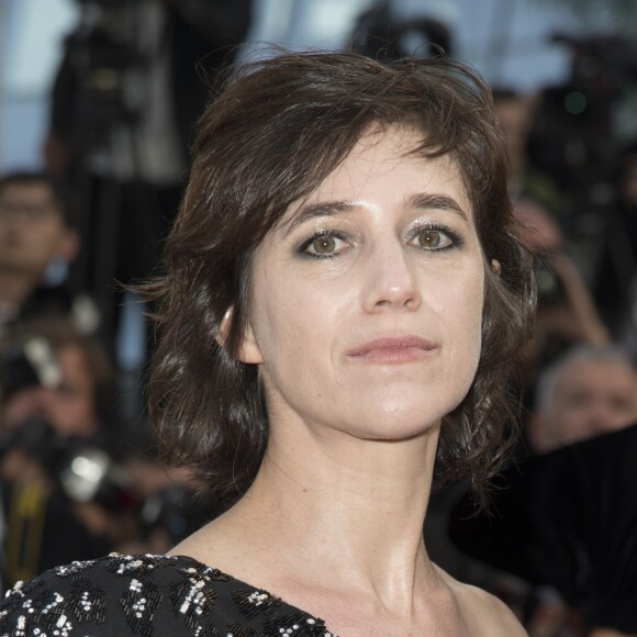 Charlotte Gainsbourg à la montée des marches du film "The Meyerowitz Stories" lors du 70ème Festival International du Film de Cannes, le 21 mai 2017. © Pierre Perusseau/Bestimage