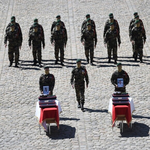 Hommage national en l'honneur de Cédric de Pierrepont et Alain Bertoncello la cour d'honneur des Invalides © Eliot Blondet/Pool/Bestimage