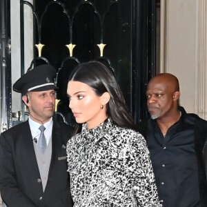 Kendall Jenner quitte l'hôtel George V à Paris le 14 mai 2019.
