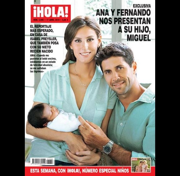 Fernando Verdasco et sa femme Ana Boyer présentent leur fils Miguel en couverture du magazine ¡HOLA!. Avril 2019.
