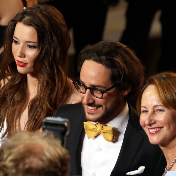 Ségolène Royal, son fils Thomas Hollande et Emilie Broussouloux lors de la montée des marches du film "You Were Never Really Here" lors du 70ème Festival International du Film de Cannes. Le 27 mai 2017. © Borde-Jacovides-Moreau/Bestimage