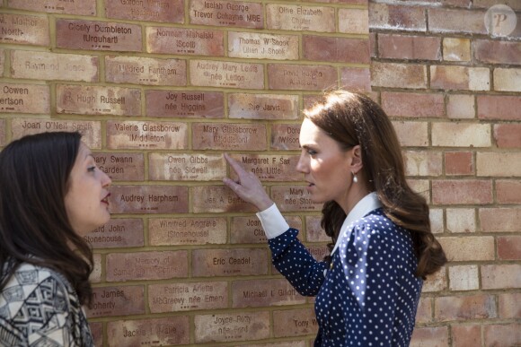 Catherine (Kate) Middleton, duchesse de Cambridge, se rend au Bletchley Park pour assister à l'inauguration d'une exposition dans bâtiment récemment rénové du Teleprinter Building, à l'occasion de son 75e anniversaire du débarquement. Bletchley, 14 mai 2019.