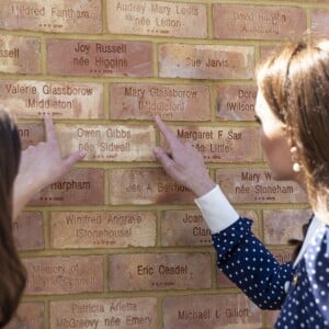 Catherine (Kate) Middleton, duchesse de Cambridge, se rend au Bletchley Park pour assister à l'inauguration d'une exposition dans bâtiment récemment rénové du Teleprinter Building, à l'occasion de son 75e anniversaire du débarquement. Bletchley, 14 mai 2019.