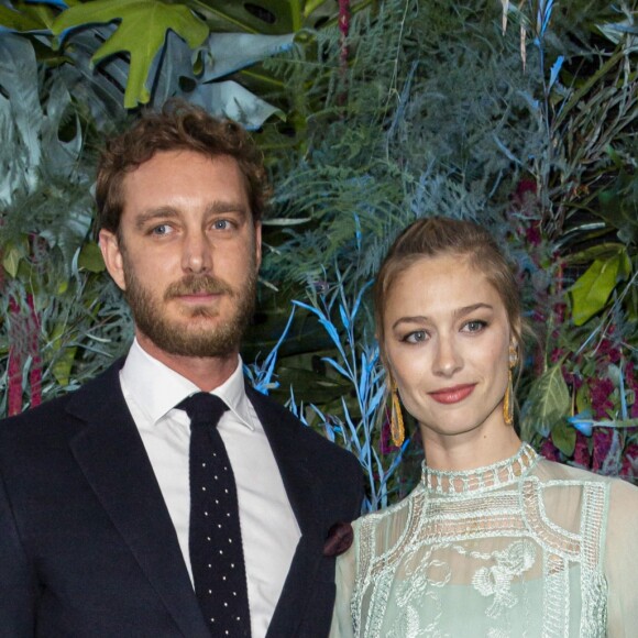 Beatrice Borromeo et Pierre Casiraghi lors du défilé de présentation de la collection Croisière 2020 d'Alberta Ferretti le 18 mai 2019 au Yacht Club de Monaco.