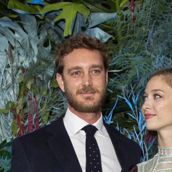 Beatrice Borromeo et Pierre Casiraghi lors du défilé de présentation de la collection Croisière 2020 d'Alberta Ferretti le 18 mai 2019 au Yacht Club de Monaco.