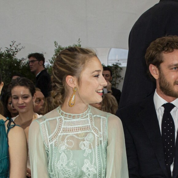La princesse Alexandra de Hanovre, Beatrice Borromeo, Pierre Casiraghi et Eva Longoria lors du défilé de présentation de la collection Croisière 2020 d'Alberta Ferretti le 18 mai 2019 au Yacht Club de Monaco.