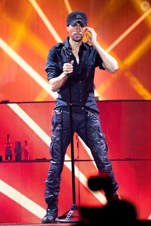 Enrique Iglesias en concert à Birmingham, Royaume Uni, le 27 octobre 2018.