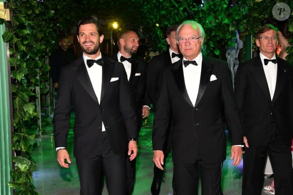 Le prince Carl Philip de Suède et son père le roi Carl XVI Gustav de Suède - Soirée de Gala du 77ème Grand Prix de Formule 1 à Monaco le 26 mai 2019. © Bruno Bebert/Bestimage