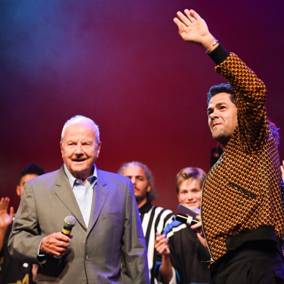 Marc Ladreit de Lacharrière et Jamel Debbouze - Finale du 9e Trophée d'Impro Culture & Diversité, au Théâtre de la Madeleine Paris le 27 mai 2019. © Coadic Guirec / Bestimage