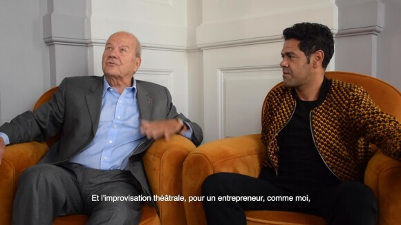 Marc Ladreit de Lacharrière et Jamel Debbouze partageant leur vision de l'entreprenariat et de l'improvisation à l'occasion du Trophée d'Impro 2019. © Gyro Productions