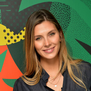 Camille Cerf (Miss France 2015) participe à l'animation "Smash Perrier" dans la cadre des Internationaux de France de Roland-Garros 2019. En lien avec le tournoi de Roland Garros, Perrier installe une tyrolienne sur la Tour Eiffel du 5 au 11 juin. Le Smash Perrier, c'est s'élancer depuis le deuxième étage de la Tour Eiffel et atterrir à Ecole Militaire une minute plus tard, en tyrolienne ! Comme un smash au tennis en somme, avec une vitesse moyenne de 90 km/h. Paris, le 29 mai 2019. © Ramsamy Veeren/Bestimage