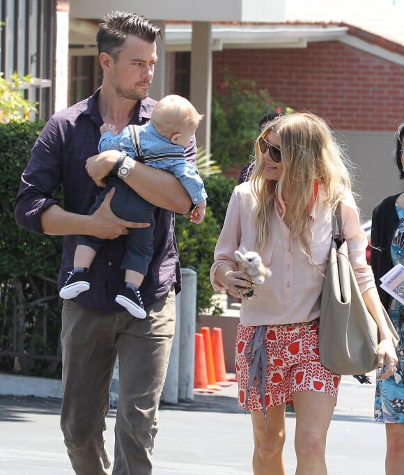 Josh Duhamel et Fergie emmènent leur fils Axl à l'église pour Pâques à Brentwood, le 20 avril 2014