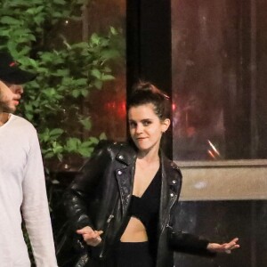 Exclusif - Emma Watson et Cole Cook (frère d'Alicia Keys) quittent le restaurant "The Spotted Pig" à New York, le 21 mai 2019.
