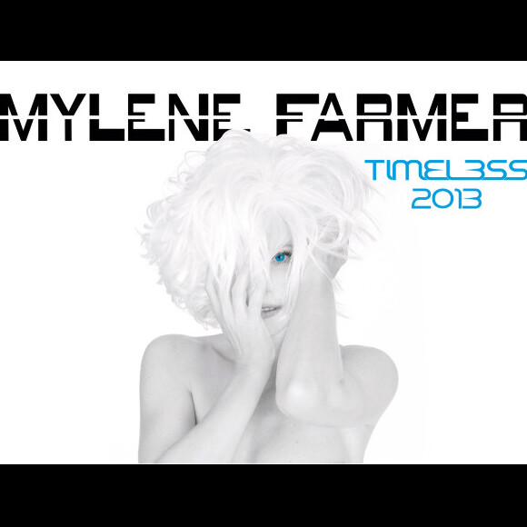 Mylène Farmer en concert avec la tournée Timeless 2013.