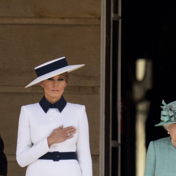 Donald et Melania Trump avec la reine Elizabeth II le 3 juin 2019 lors des cérémonies de bienvenue au palais de Buckingham à Londres, au premier jour de leur visite officielle en Grande-Bretagne.