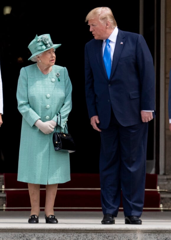 Donald et Melania Trump avec la reine Elizabeth II le 3 juin 2019 lors des cérémonies de bienvenue au palais de Buckingham à Londres, au premier jour de leur visite officielle en Grande-Bretagne.