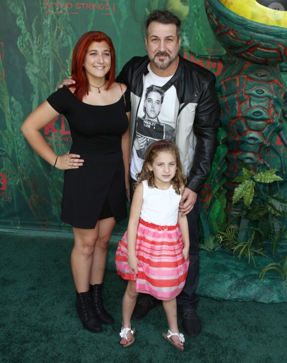 Joey Fatone et ses filles Kloey Alexandra Fatone, Briahna Joely Fatone lors de la première de "Kubo and the Two Strings" à Universal City, le 14 août 2016.
