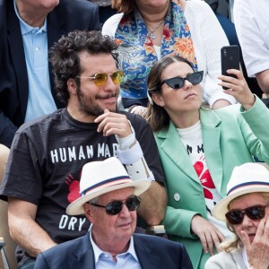 Amir Haddad et son épouse Lital -dans les tribunes des internationaux de France de tennis de Roland-Garros à Paris, France, le 9 juin 2019. © Jacovides-Moreau/Bestimage