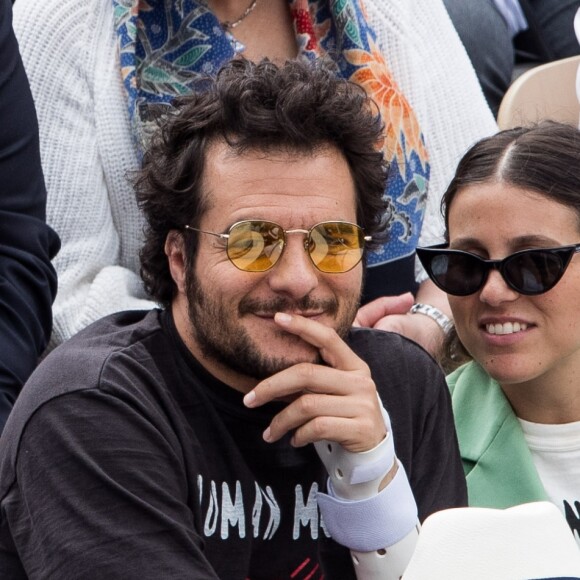 Amir Haddad et son épouse Lital -dans les tribunes des internationaux de France de tennis de Roland-Garros à Paris, France, le 9 juin 2019. © Jacovides-Moreau/Bestimage