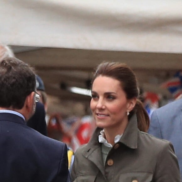 Kate Middleton, duchesse de Cambridge, et le prince William en visite à Keswick dans le comté de Cumbria dans le nord de l'Angleterre, le 11 juin 2019.