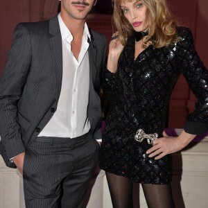 Vincent Dedienne et Arielle Dombasle - Soirée de présentation du nouveau parfum "Wanted Girl" d'Azzaro à l'hôtel Salomon de Rothschild à Paris, le 29 mars 2019. © Veeren/Bestimage