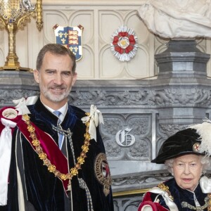 Le roi Felipe VI d'Espagne et la reine Letizia avec la reine Elizabeth II le 17 juin 2019 au château de Windsor lors des cérémonies de l'ordre de la Jarretière, qui compte le roi Felipe VI d'Espagne et le roi Willem-Alexander des Pays-Bas comme nouveaux chevaliers "étrangers" (surnuméraires).