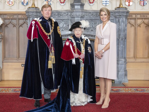 Le roi Willem-Alexander et la reine Maxima des Pays-Bas avec la reine Elizabeth II le 17 juin 2019 au château de Windsor lors des cérémonies de l'ordre de la Jarretière, qui compte le roi Felipe VI d'Espagne et le roi Willem-Alexander des Pays-Bas comme nouveaux chevaliers "étrangers" (surnuméraires).