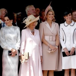 La comtesse Sophie de Wessex, la reine Letizia d'Espagne, la duchesse Camilla de Cornouailles, la reine Maxima des Pays-Bas et la duchesse Catherine de Cambridge le 17 juin 2019 au château de Windsor lors des cérémonies de l'ordre de la Jarretière, qui compte le roi Felipe VI d'Espagne et le roi Willem-Alexander des Pays-Bas comme nouveaux chevaliers "étrangers" (surnuméraires).