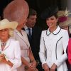 La reine Maxima des Pays-Bas et la duchesse Catherine de Cambridge (et, devant elles, Camilla, duchesse de Cornouailles) le 17 juin 2019 au château de Windsor lors des cérémonies de l'ordre de la Jarretière, qui compte le roi Felipe VI d'Espagne et le roi Willem-Alexander des Pays-Bas comme nouveaux chevaliers "étrangers" (surnuméraires).